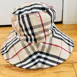 Burberry Bucket Hat (Authentic)